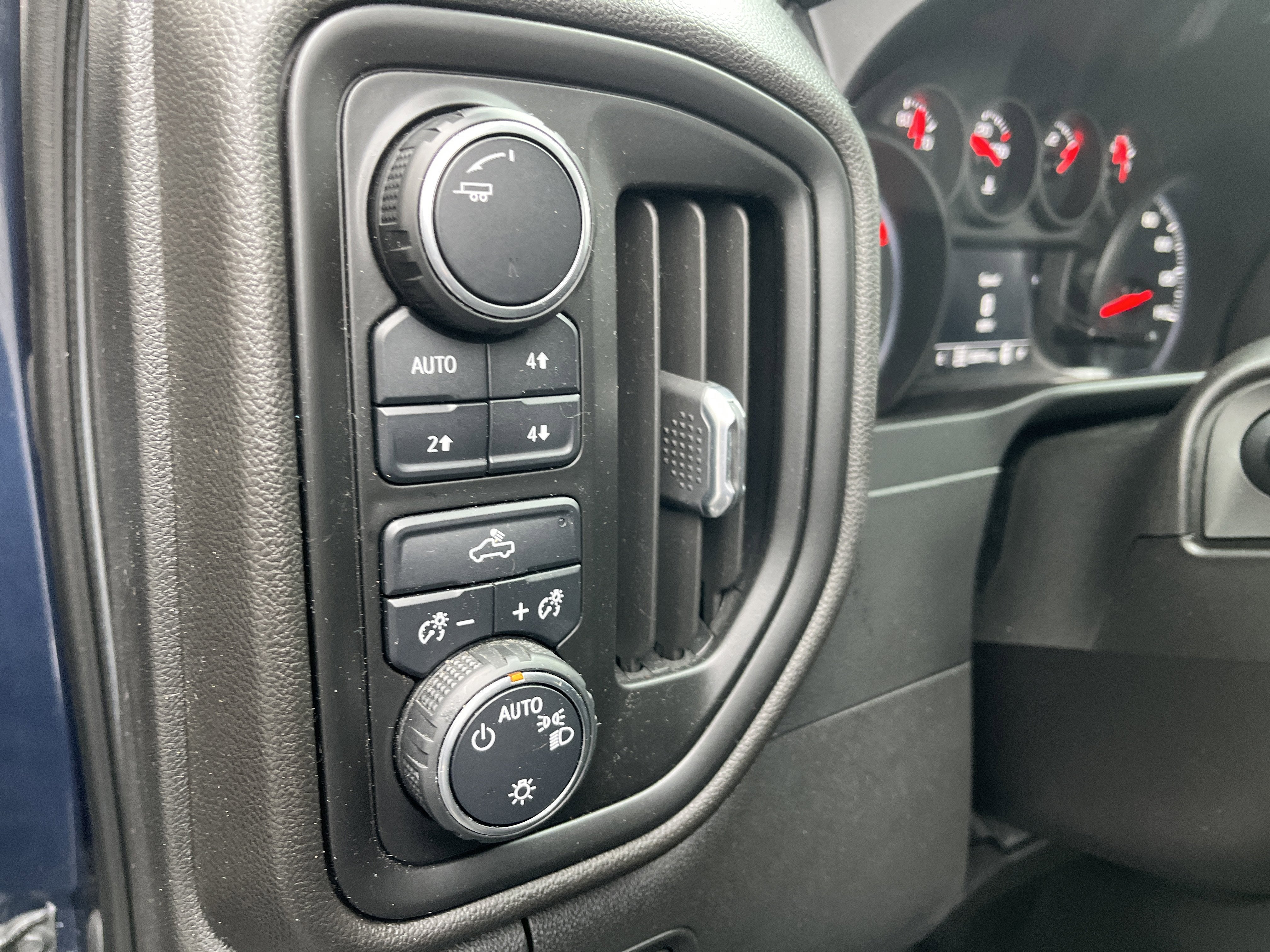 2021 Chevrolet Silverado 1500 Custom Trail Boss