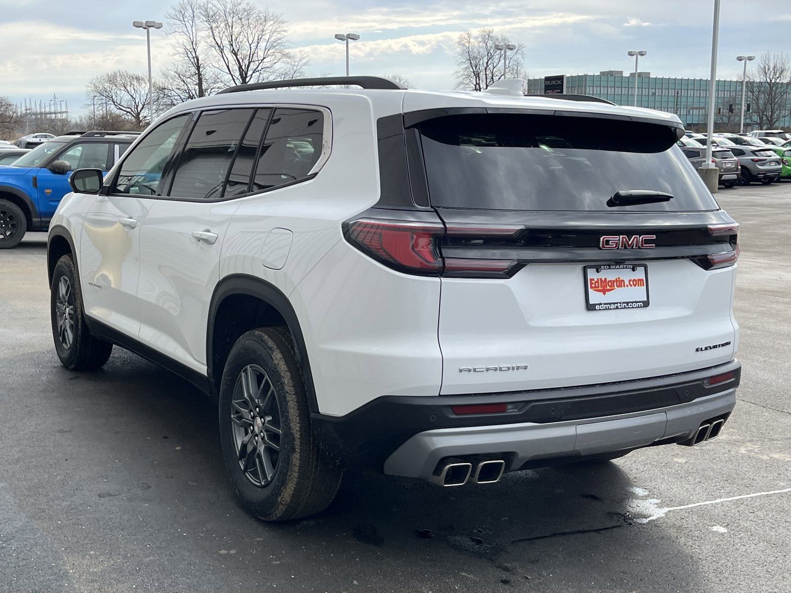 2025 GMC Acadia Elevation