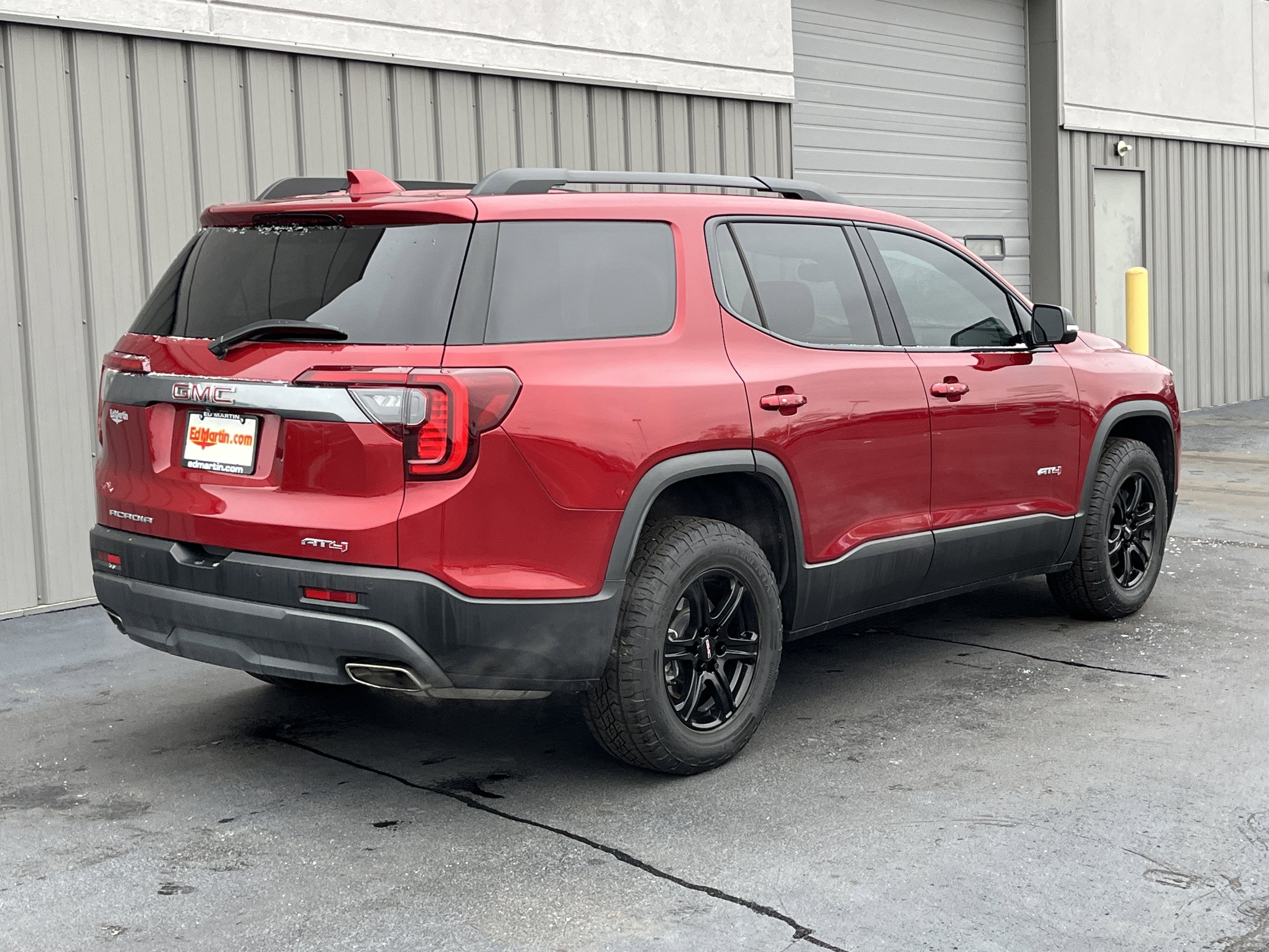 2023 GMC Acadia AT4