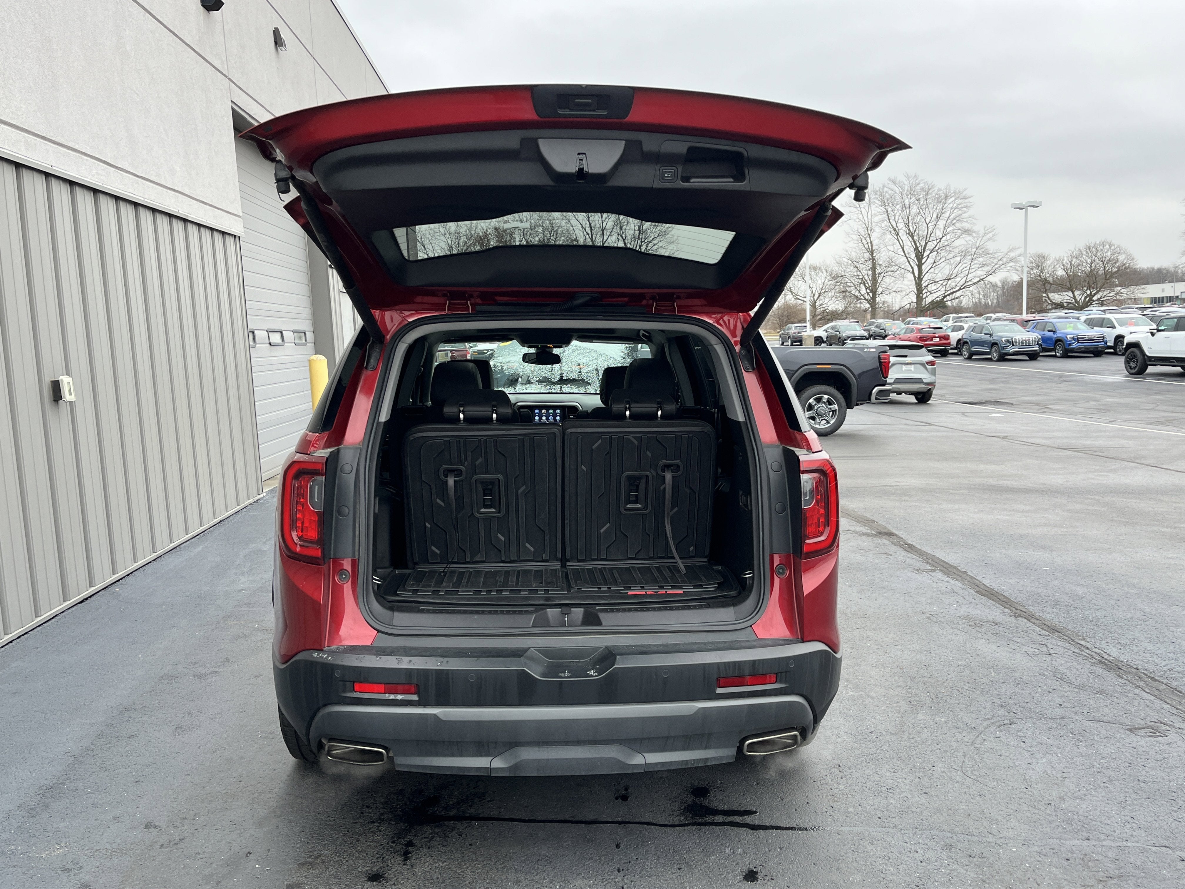 2023 GMC Acadia AT4