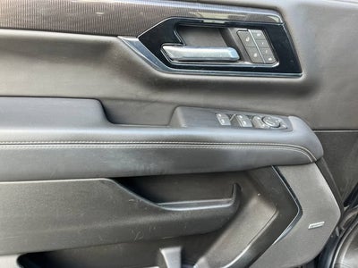 2025 GMC Yukon Elevation