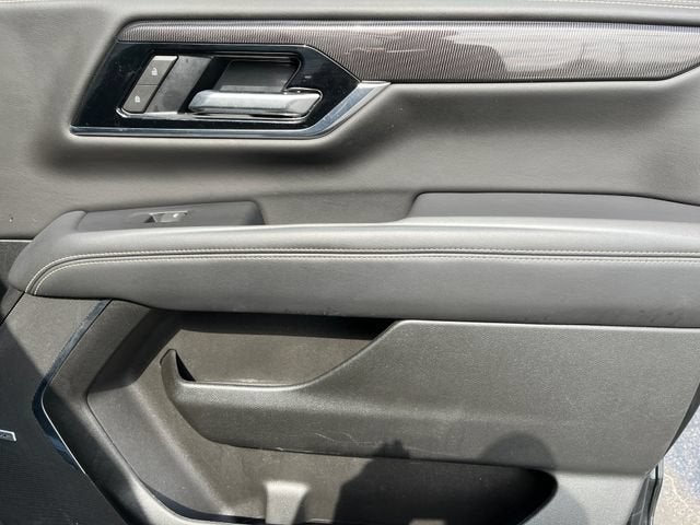 2025 GMC Yukon Elevation