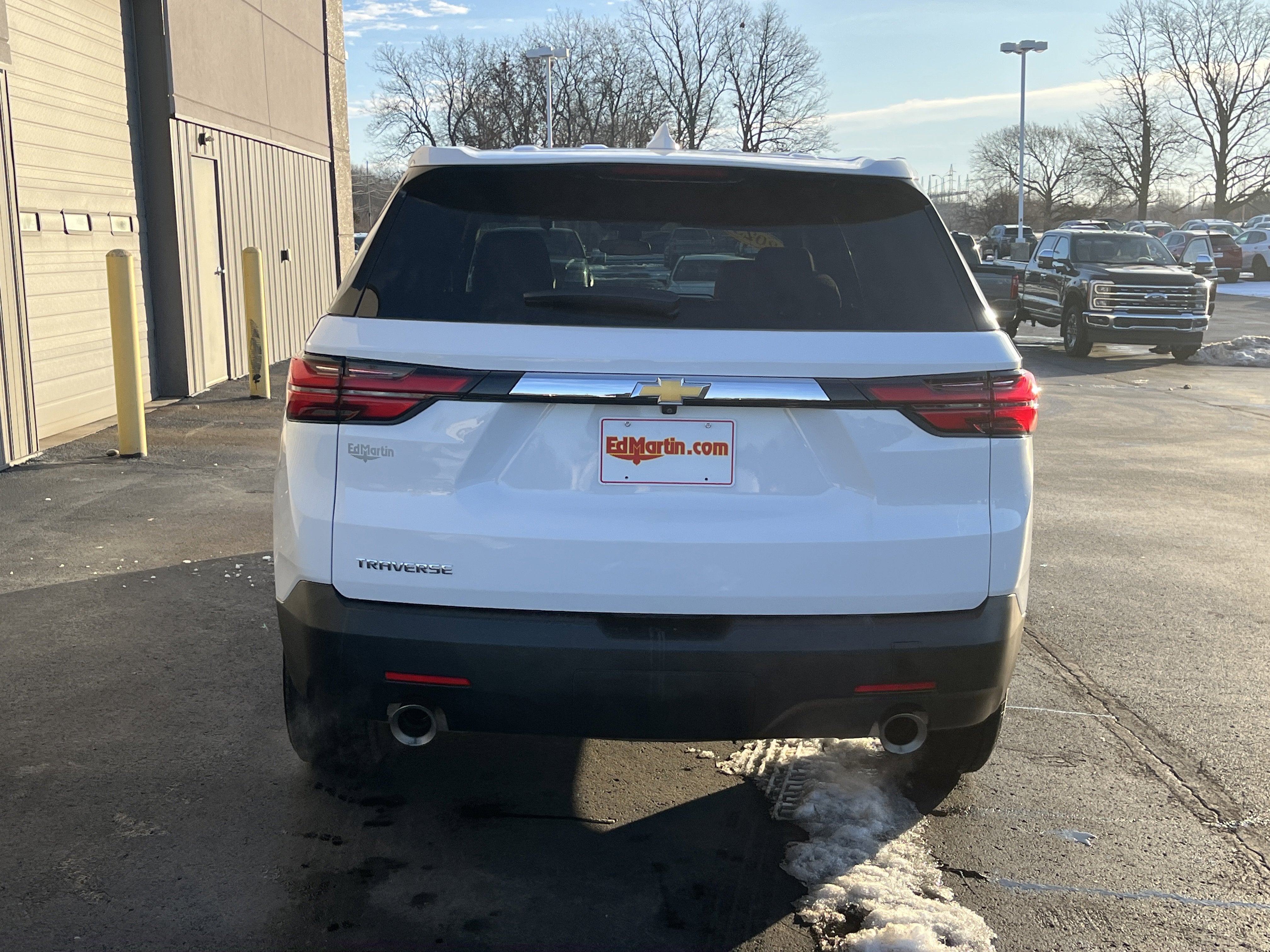 2023 Chevrolet Traverse LS