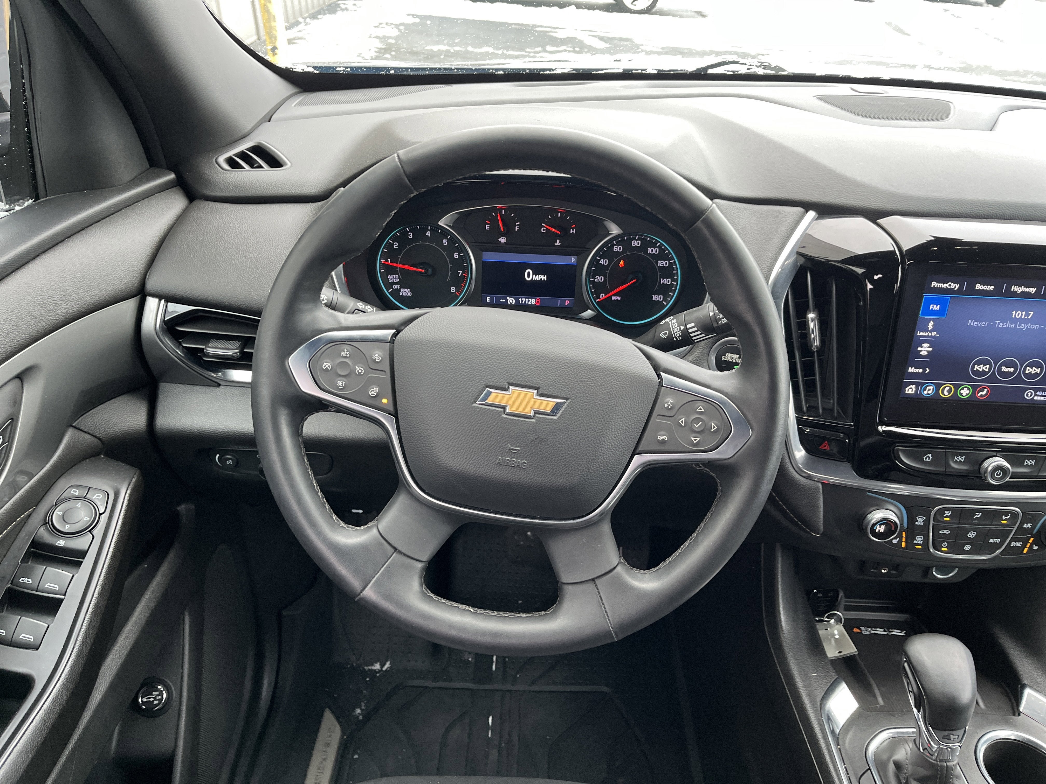 2023 Chevrolet Traverse LT Leather