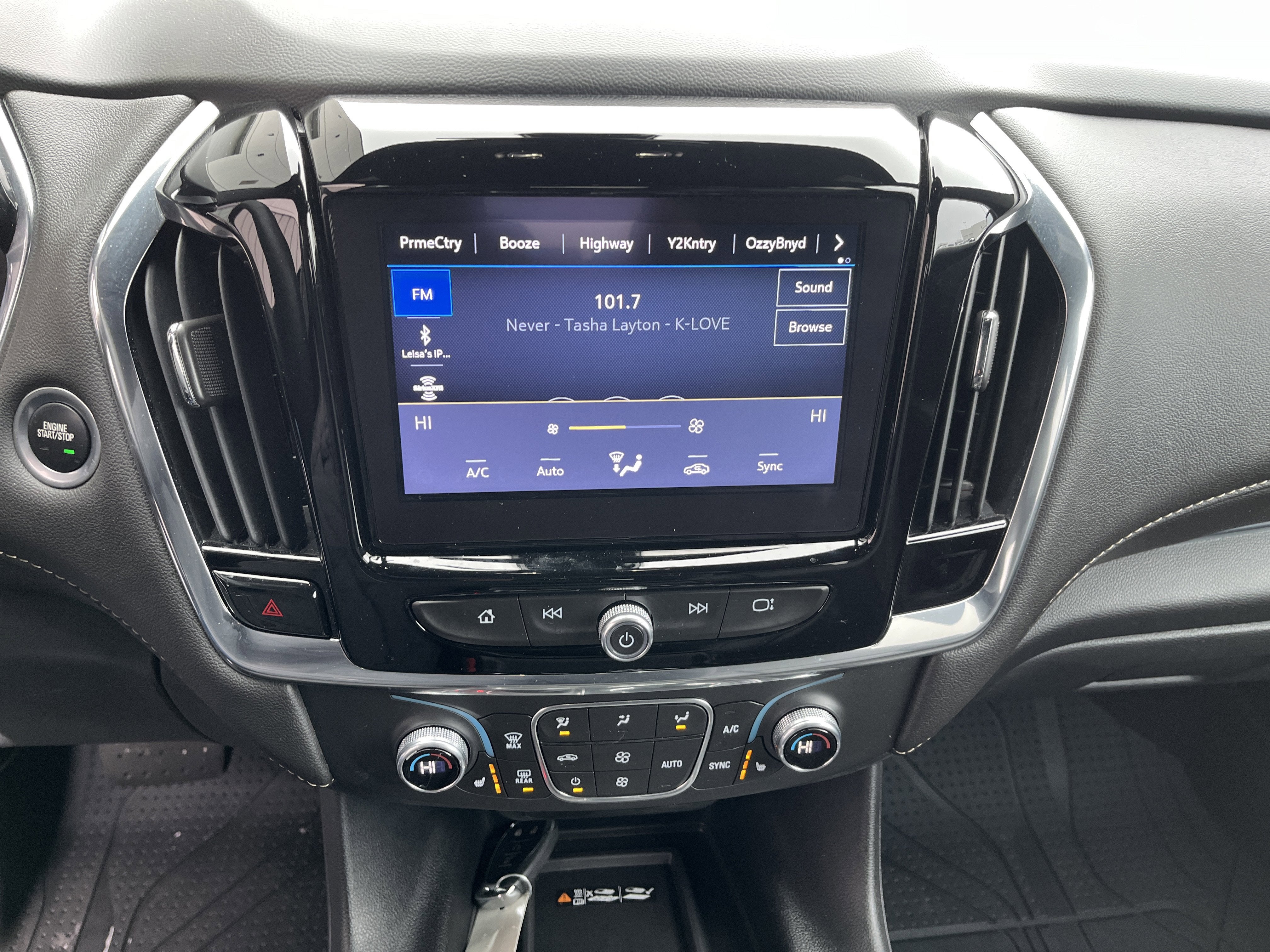 2023 Chevrolet Traverse LT Leather