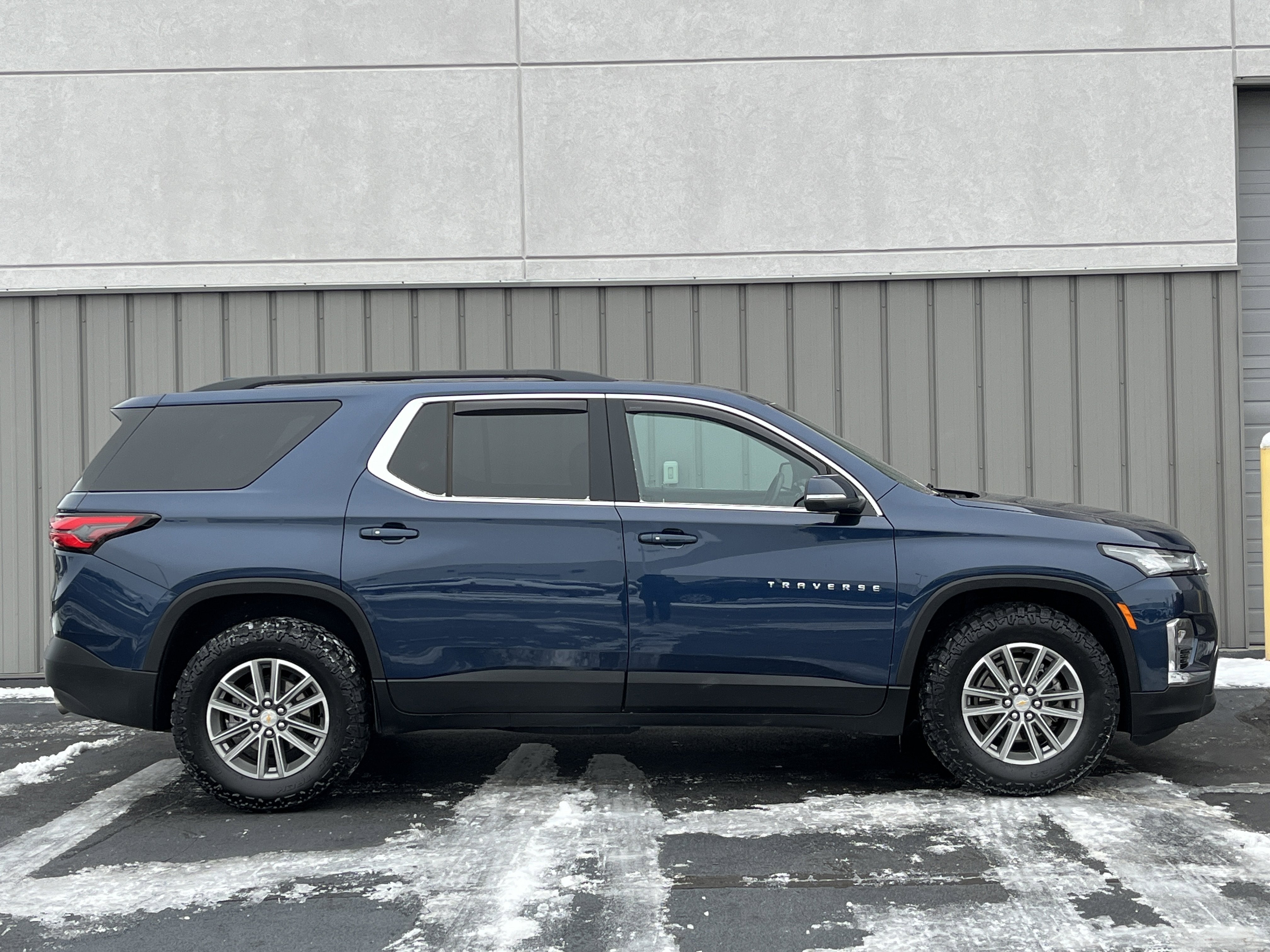 2023 Chevrolet Traverse LT Leather