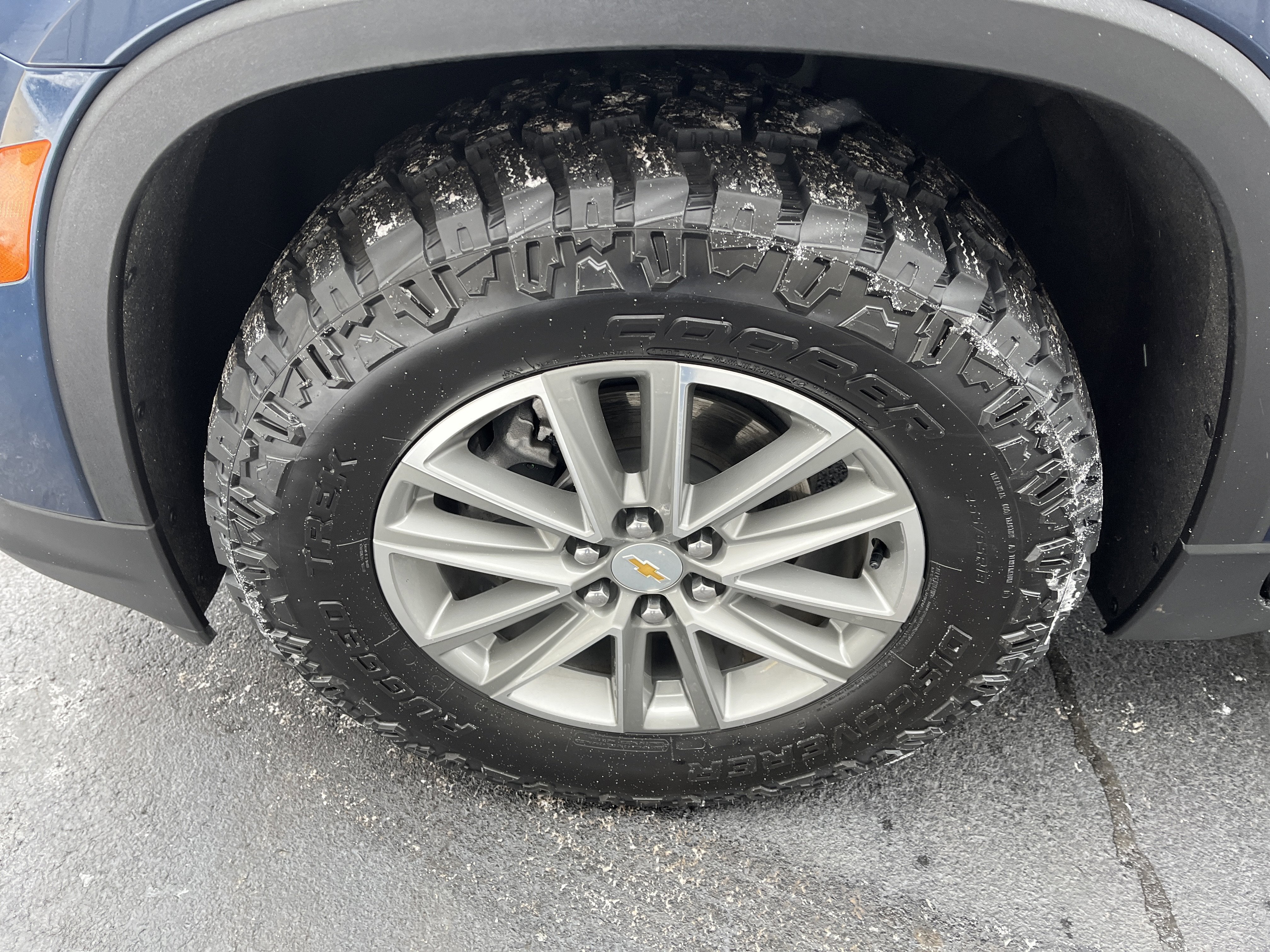 2023 Chevrolet Traverse LT Leather