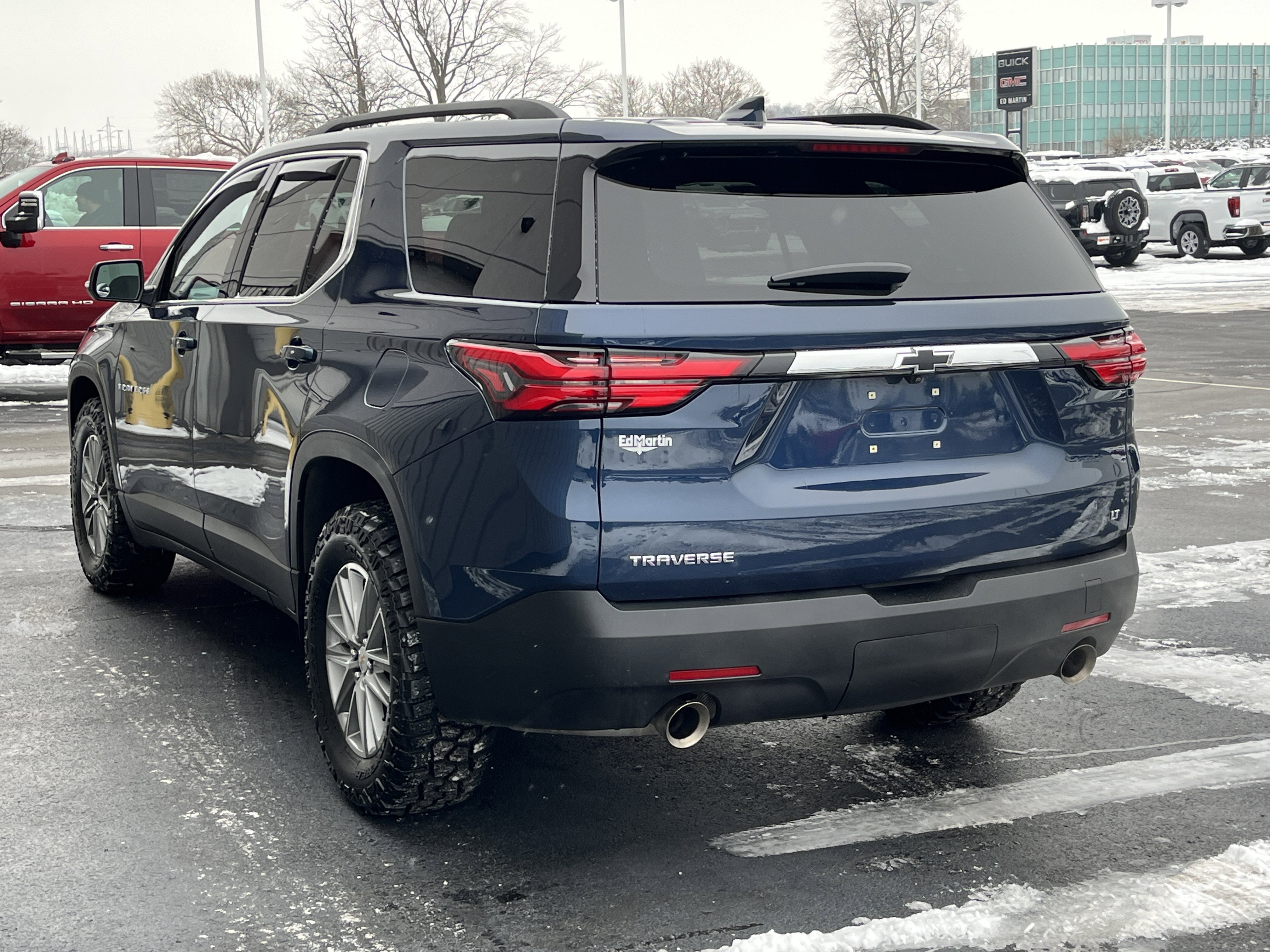 2023 Chevrolet Traverse LT Leather