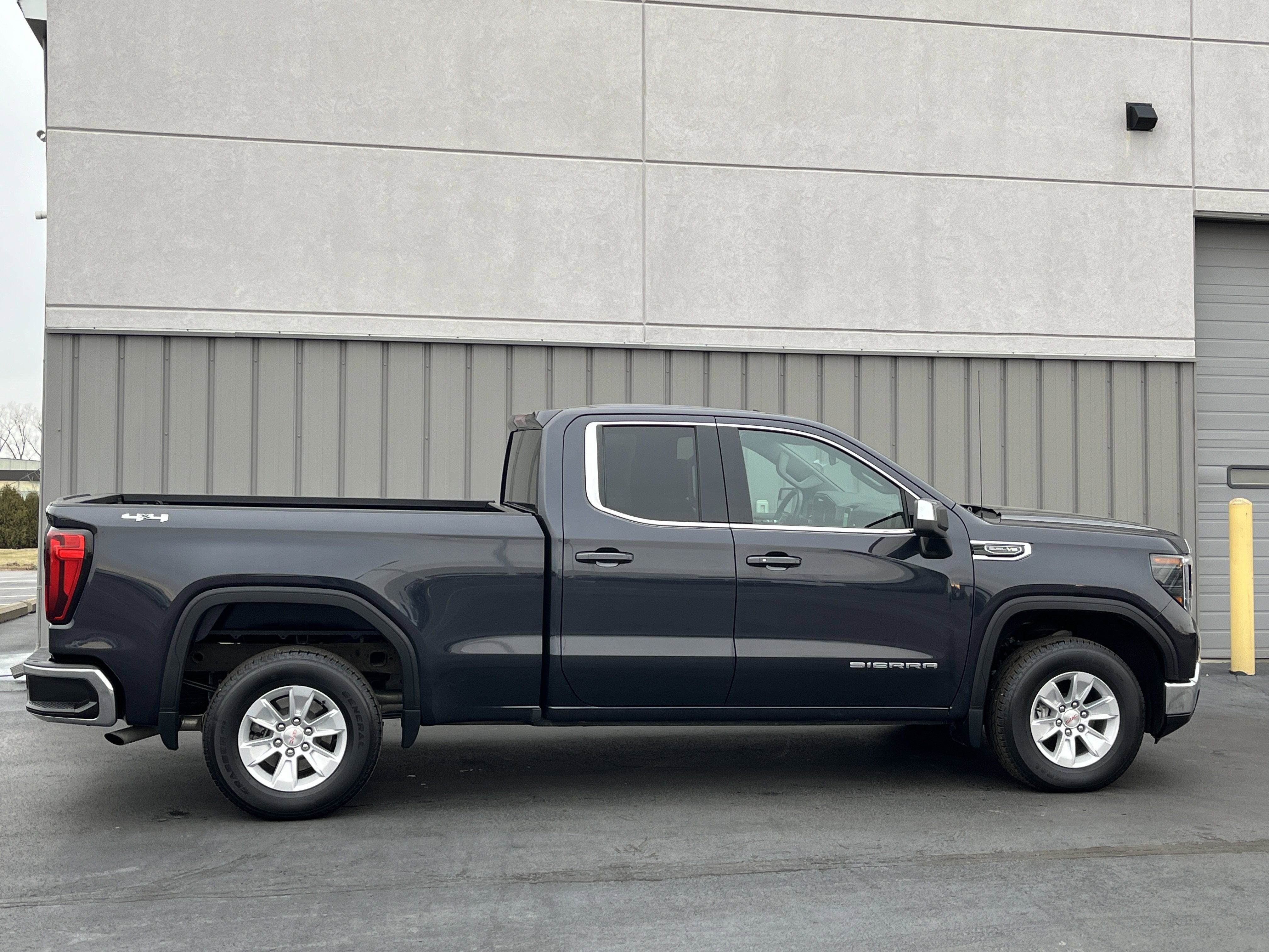 2022 GMC Sierra 1500 SLE