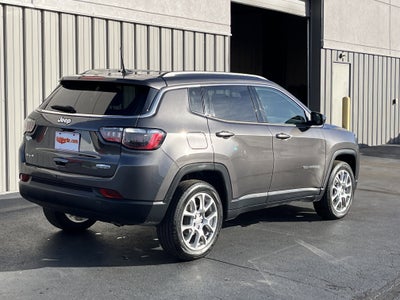 2022 Jeep Compass Latitude Lux