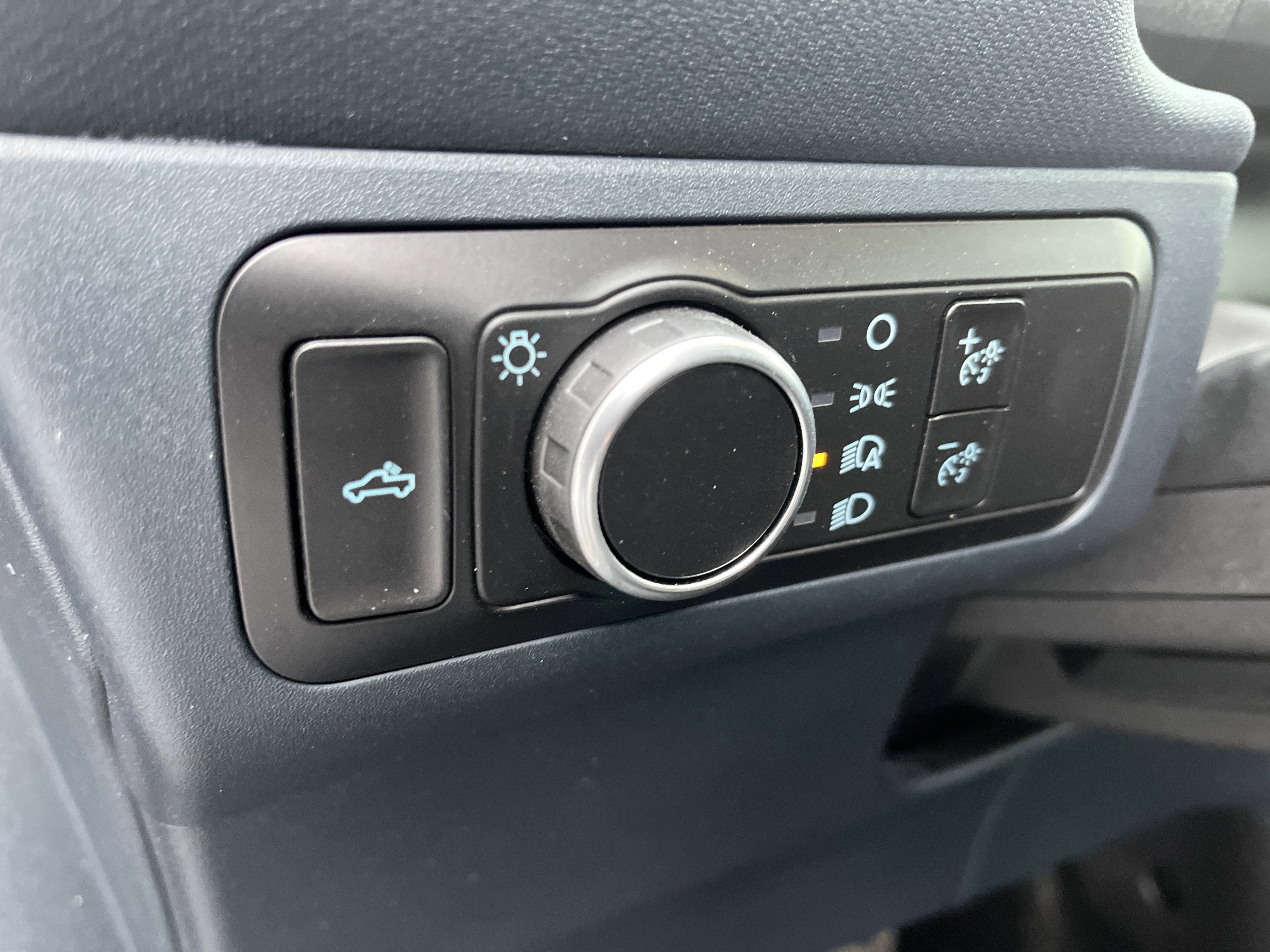 2023 Ford Maverick XL