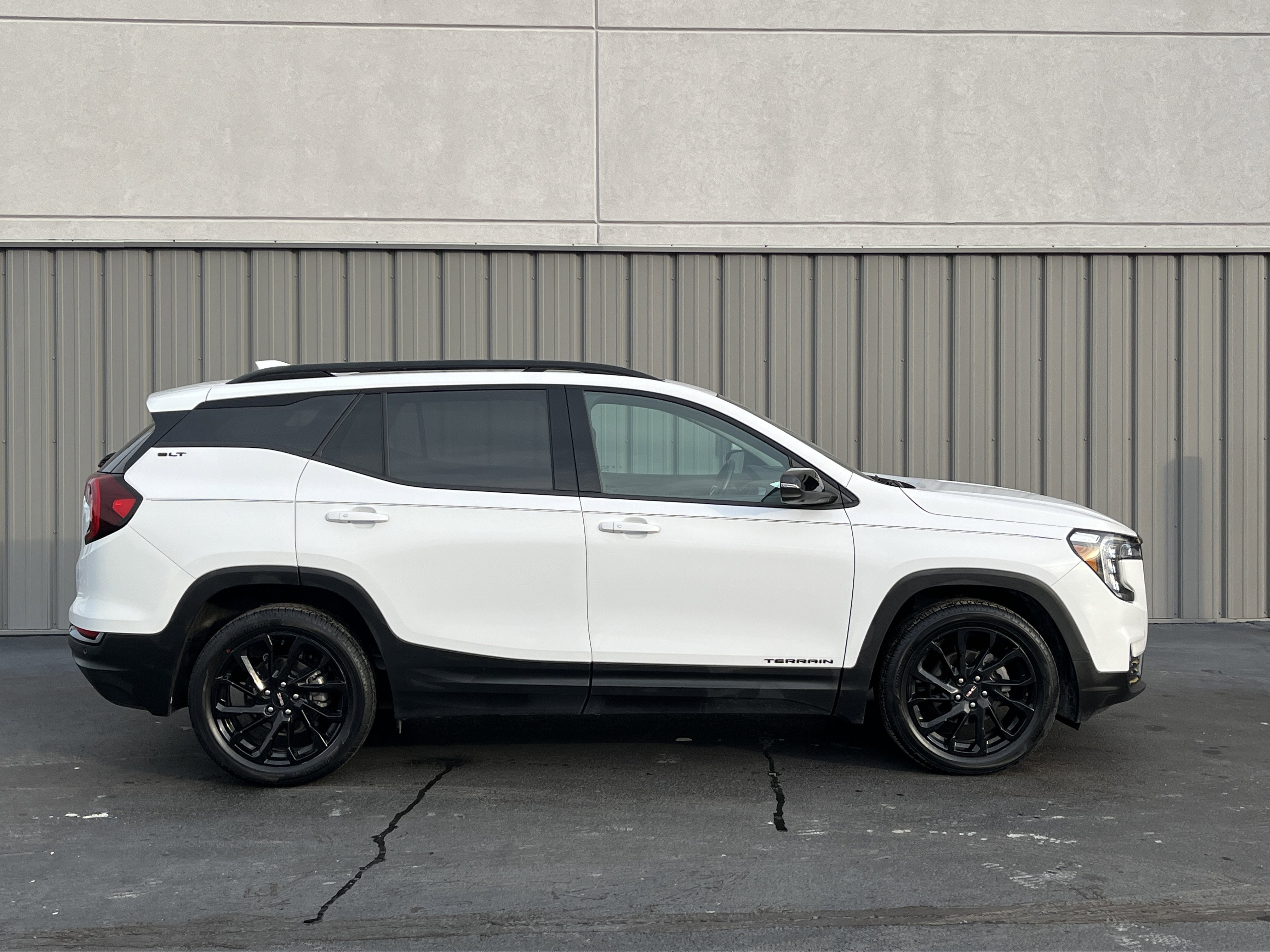 2023 GMC Terrain SLT