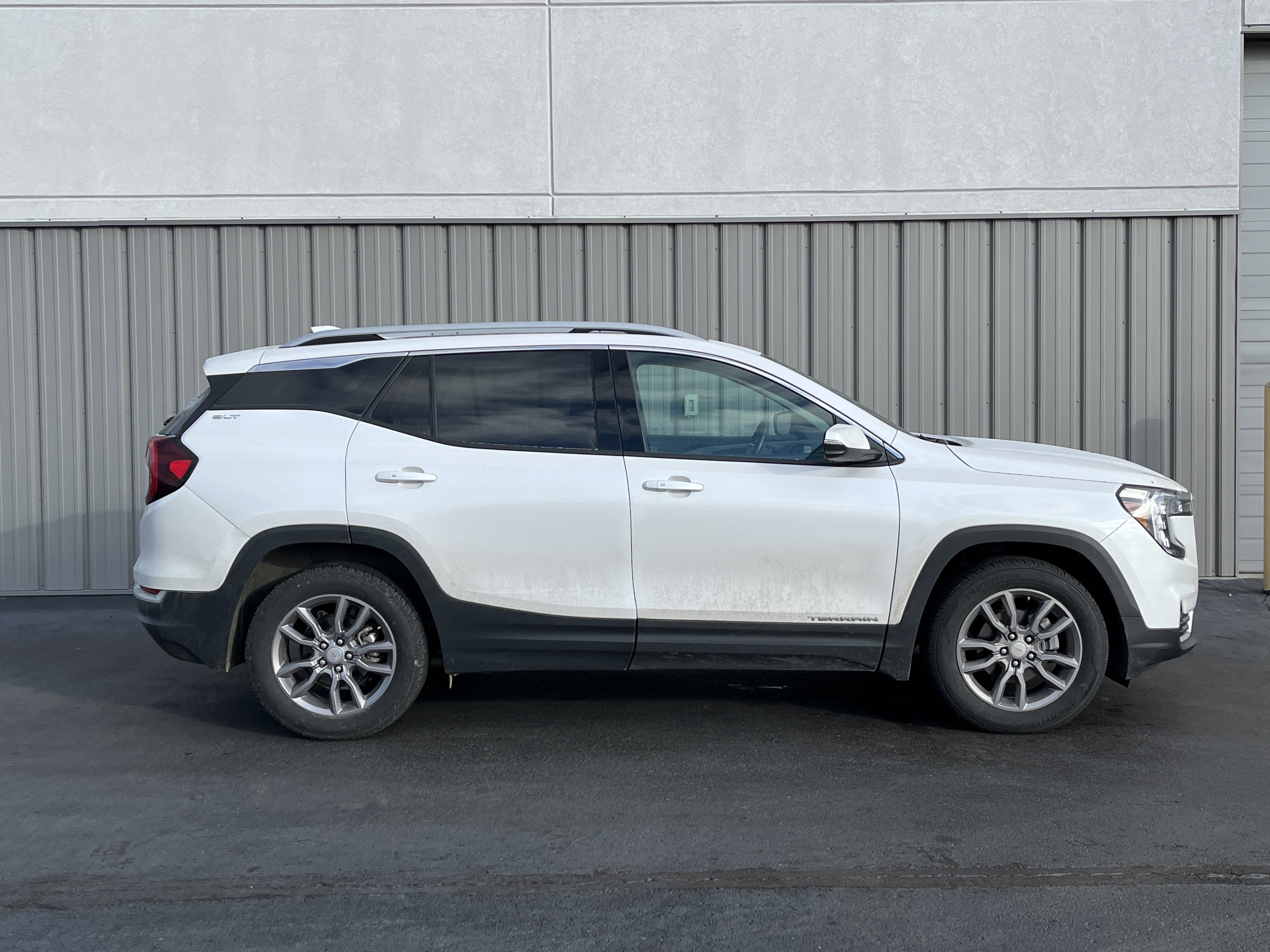 2023 GMC Terrain SLT