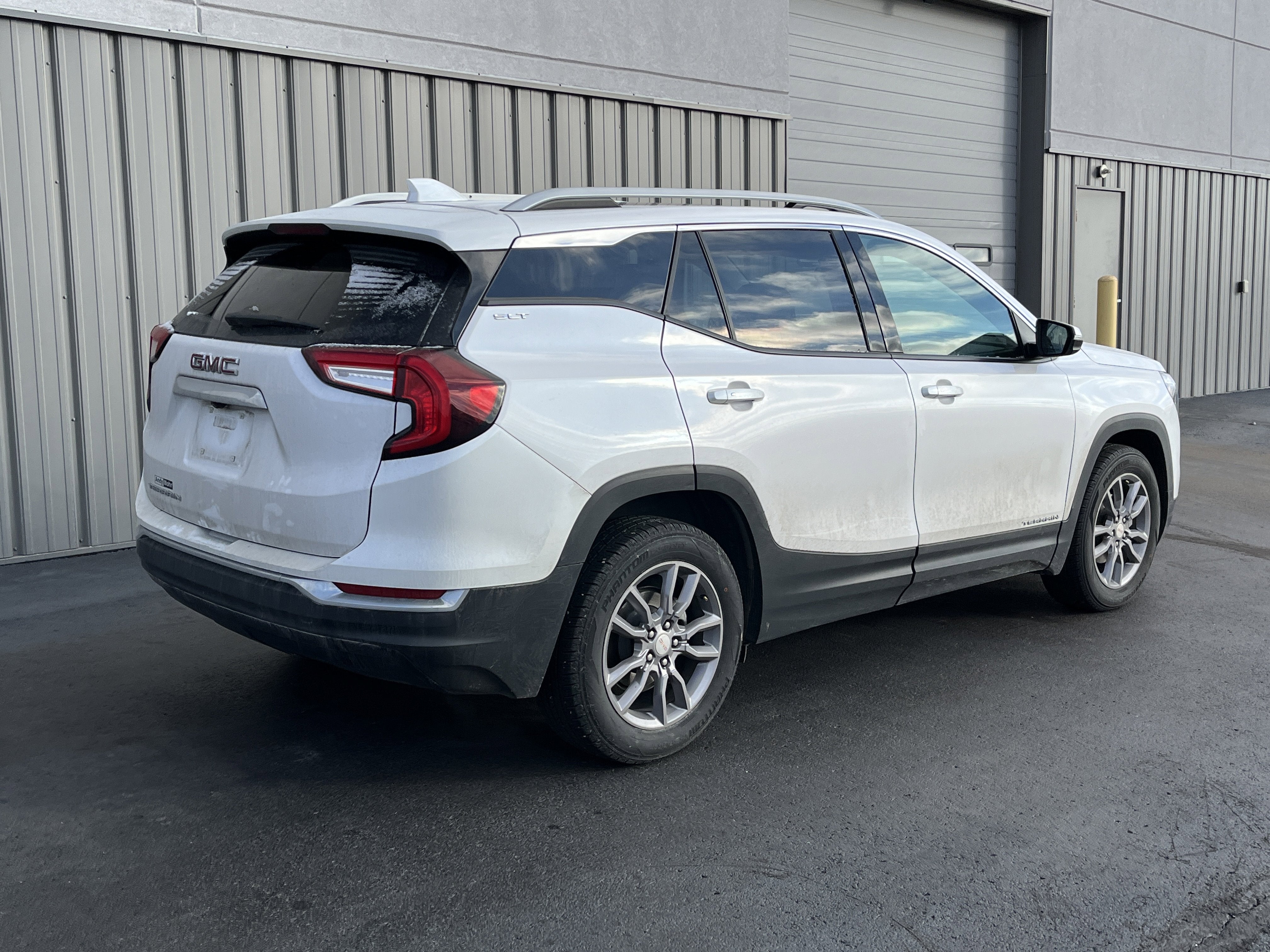 2023 GMC Terrain SLT