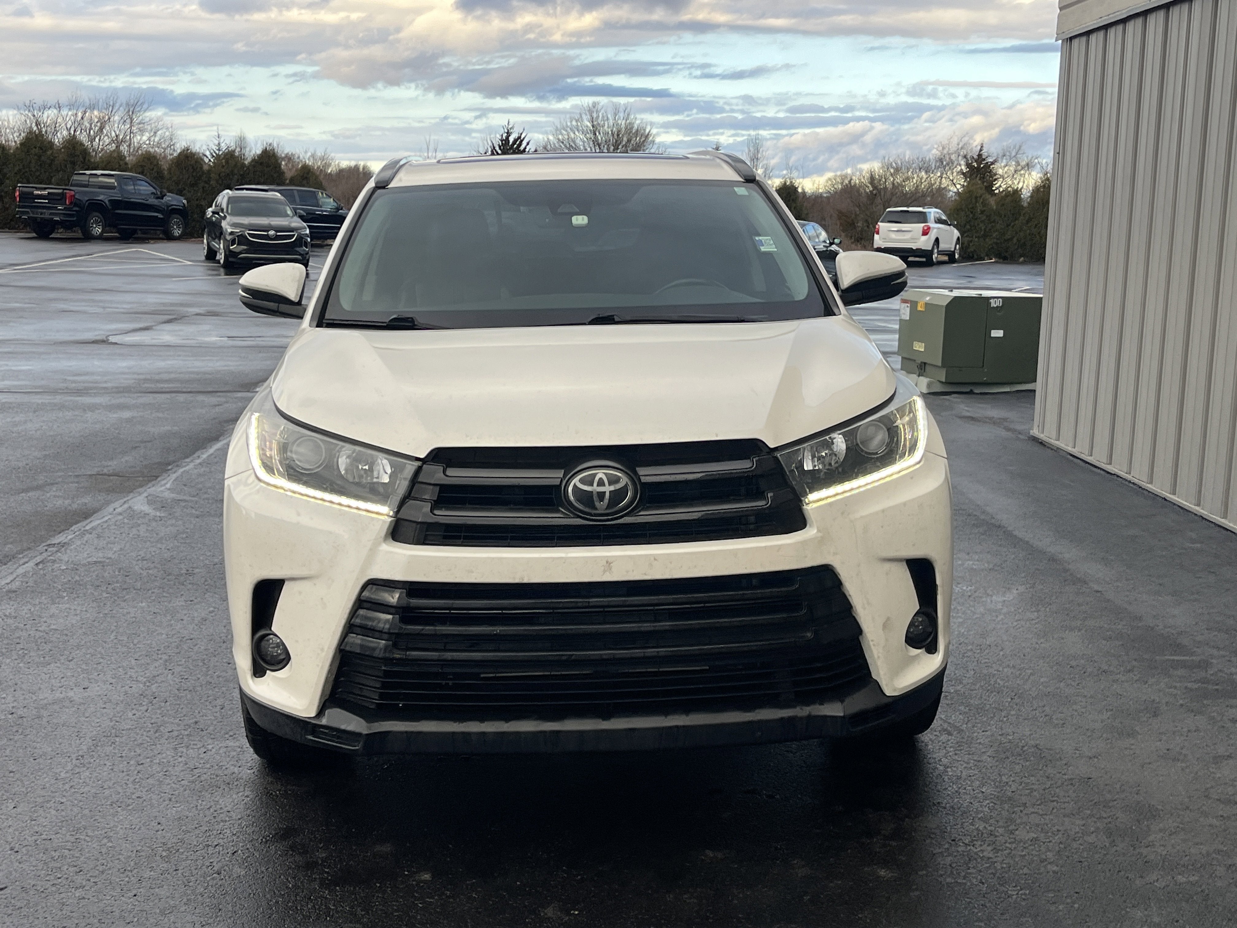 2019 Toyota Highlander SE