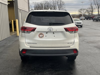 2019 Toyota Highlander SE