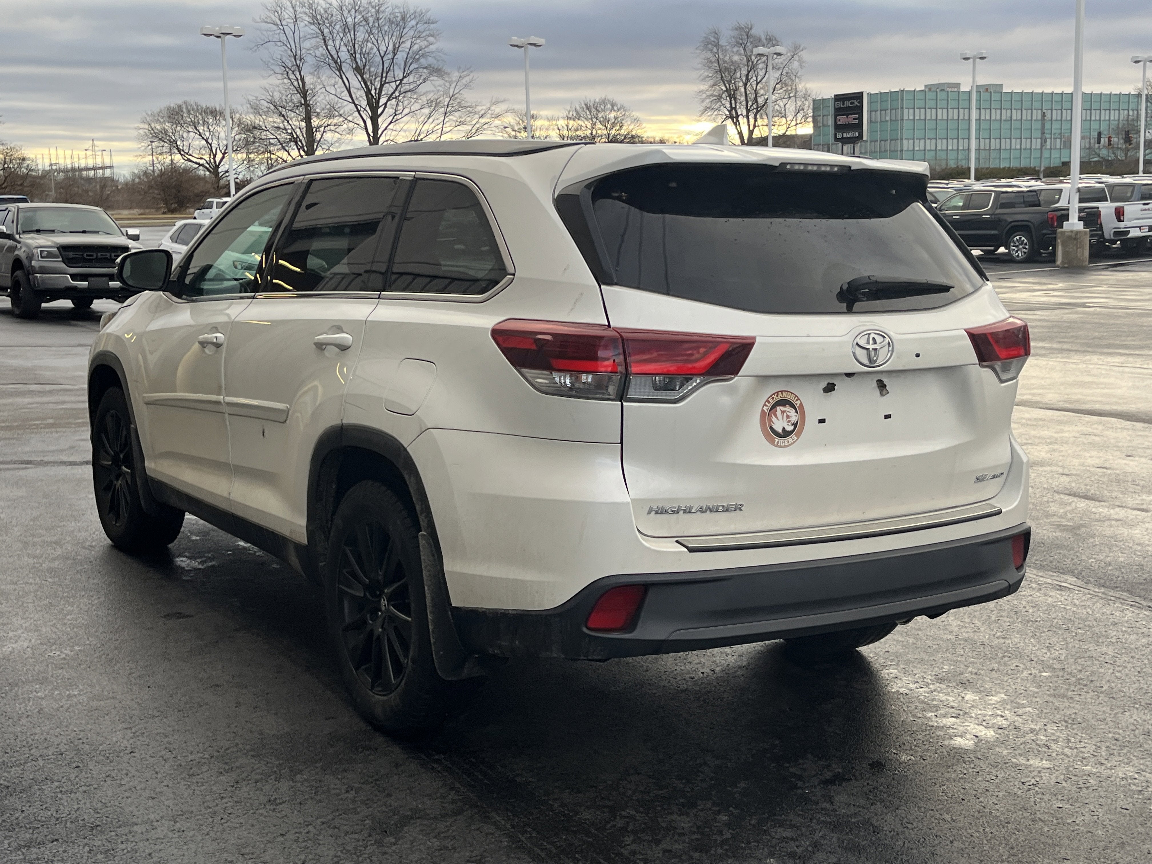 2019 Toyota Highlander SE