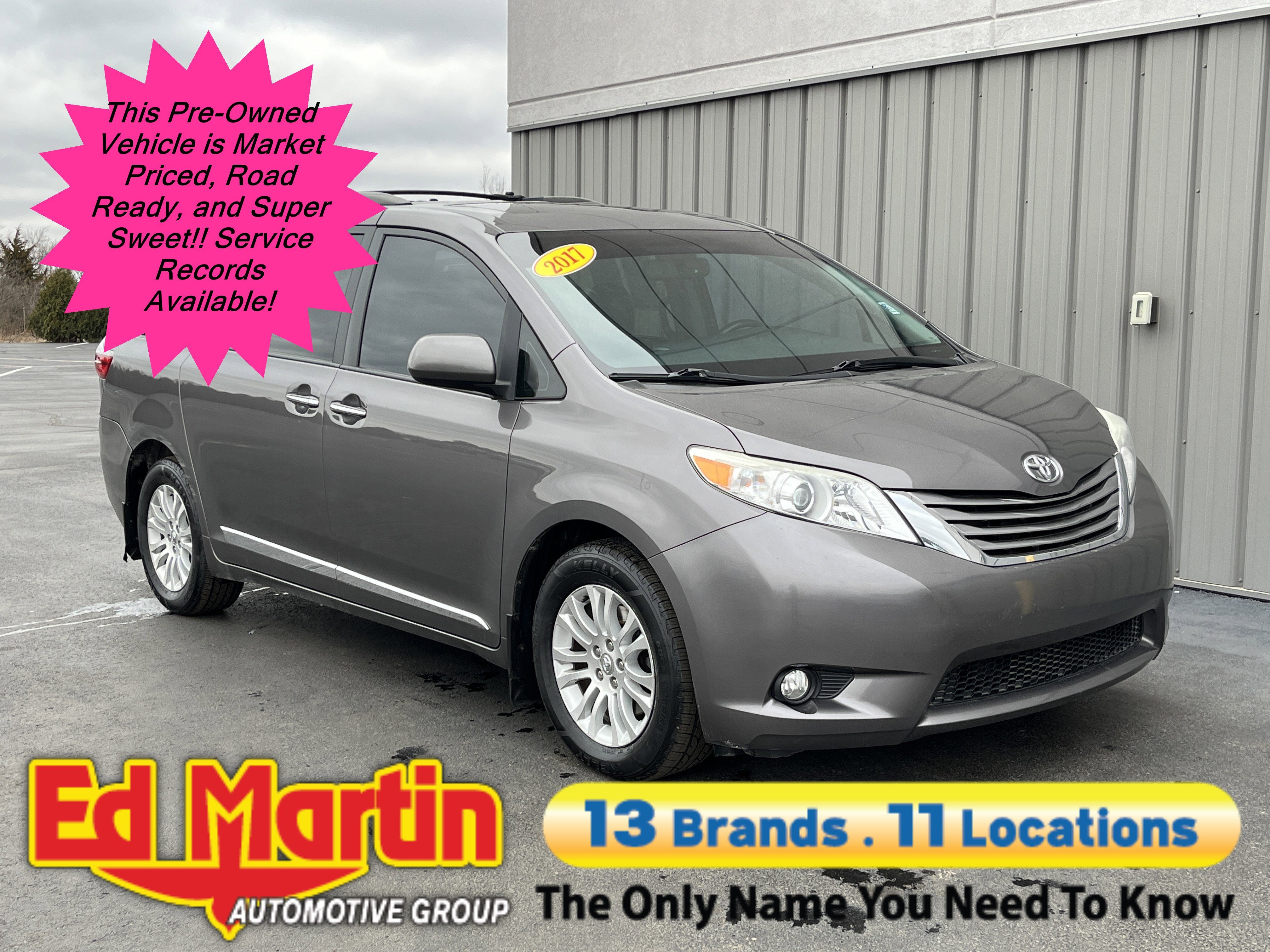 2017 Toyota Sienna XLE Auto Access Seat