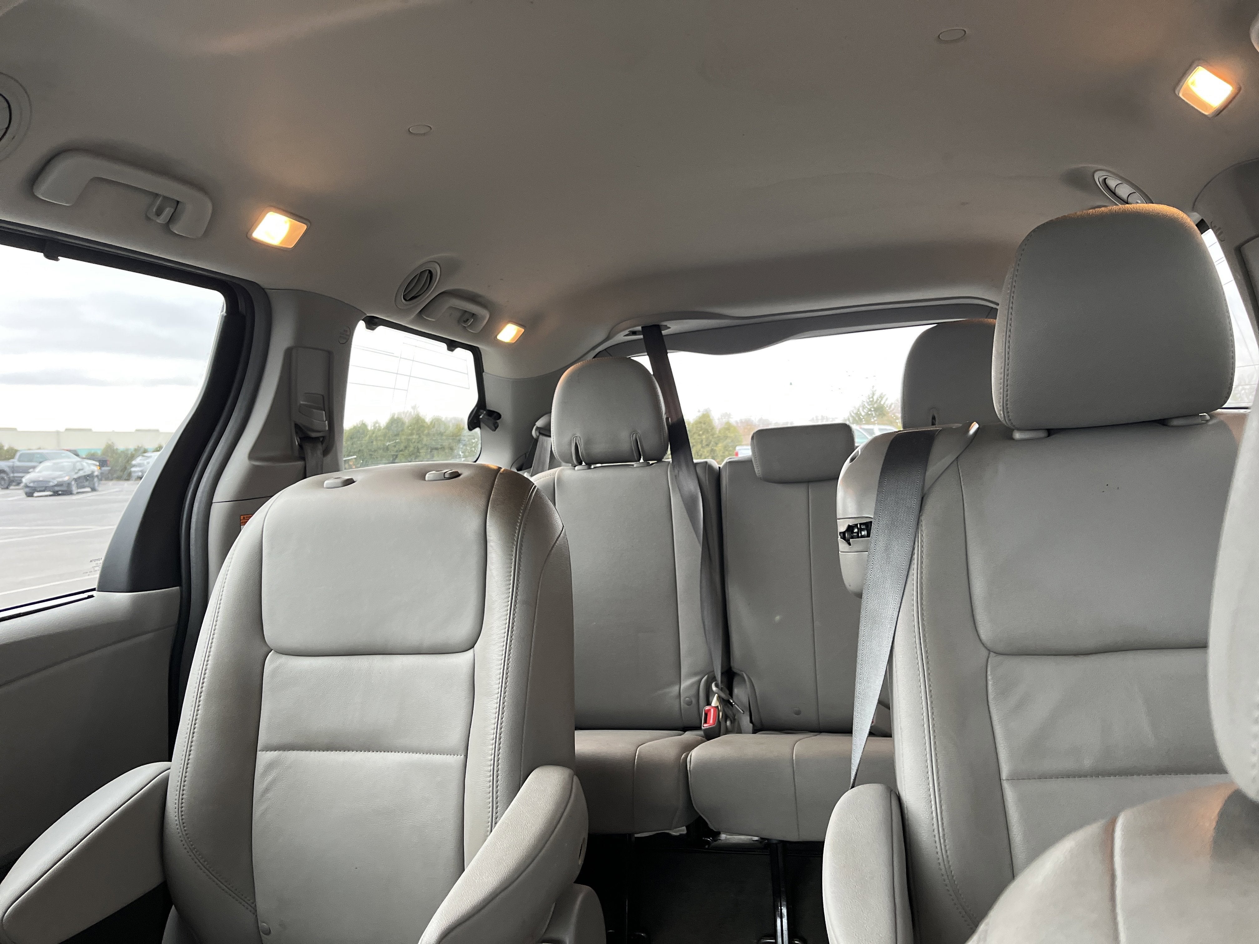 2017 Toyota Sienna XLE Auto Access Seat