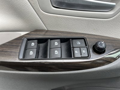 2017 Toyota Sienna XLE Auto Access Seat