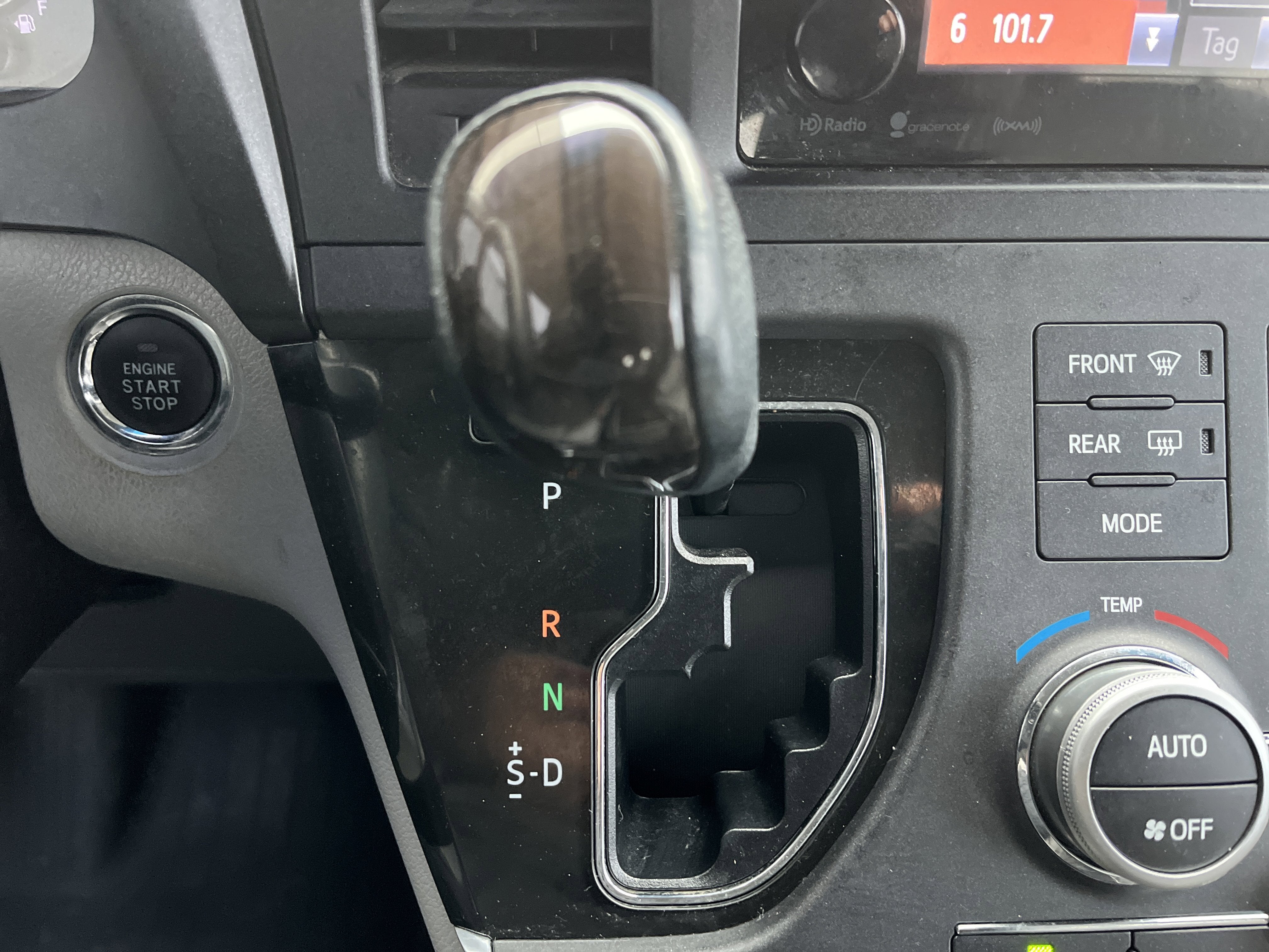 2017 Toyota Sienna XLE Auto Access Seat