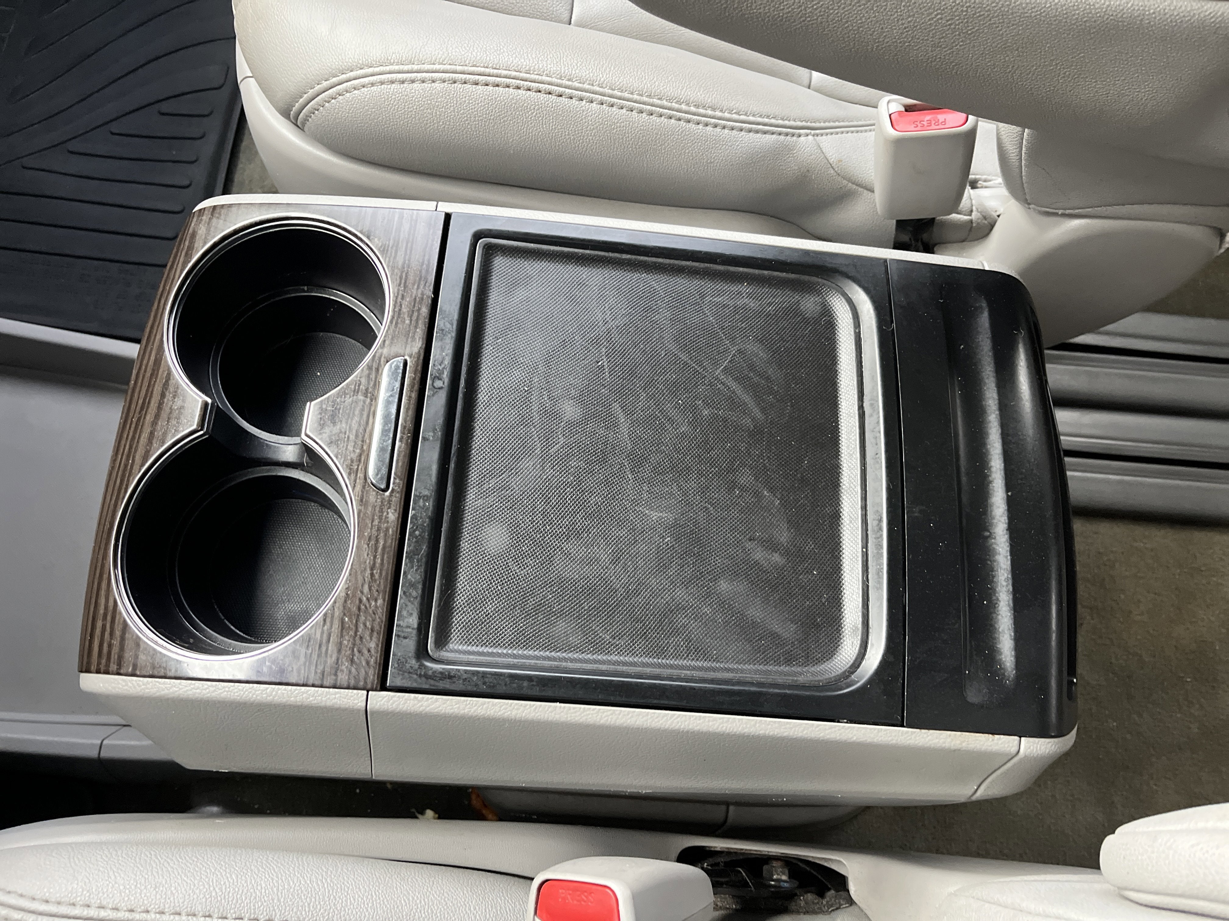 2017 Toyota Sienna XLE Auto Access Seat