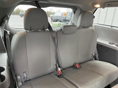 2017 Toyota Sienna XLE Auto Access Seat