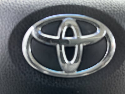 2017 Toyota Sienna XLE Auto Access Seat